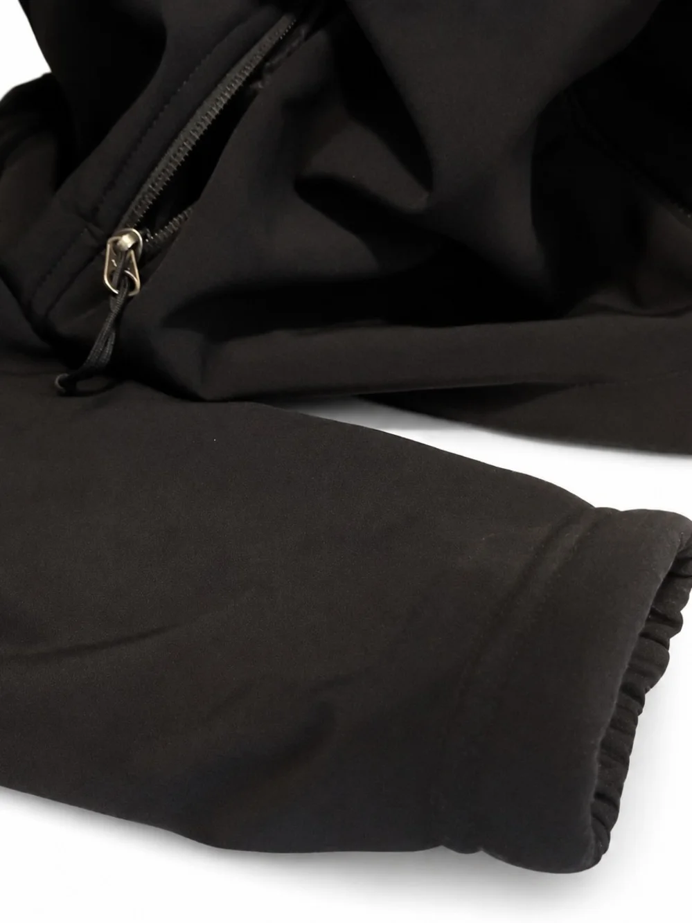 The North Face Mens Black Full-Zip Fleece Jacket - Medium.